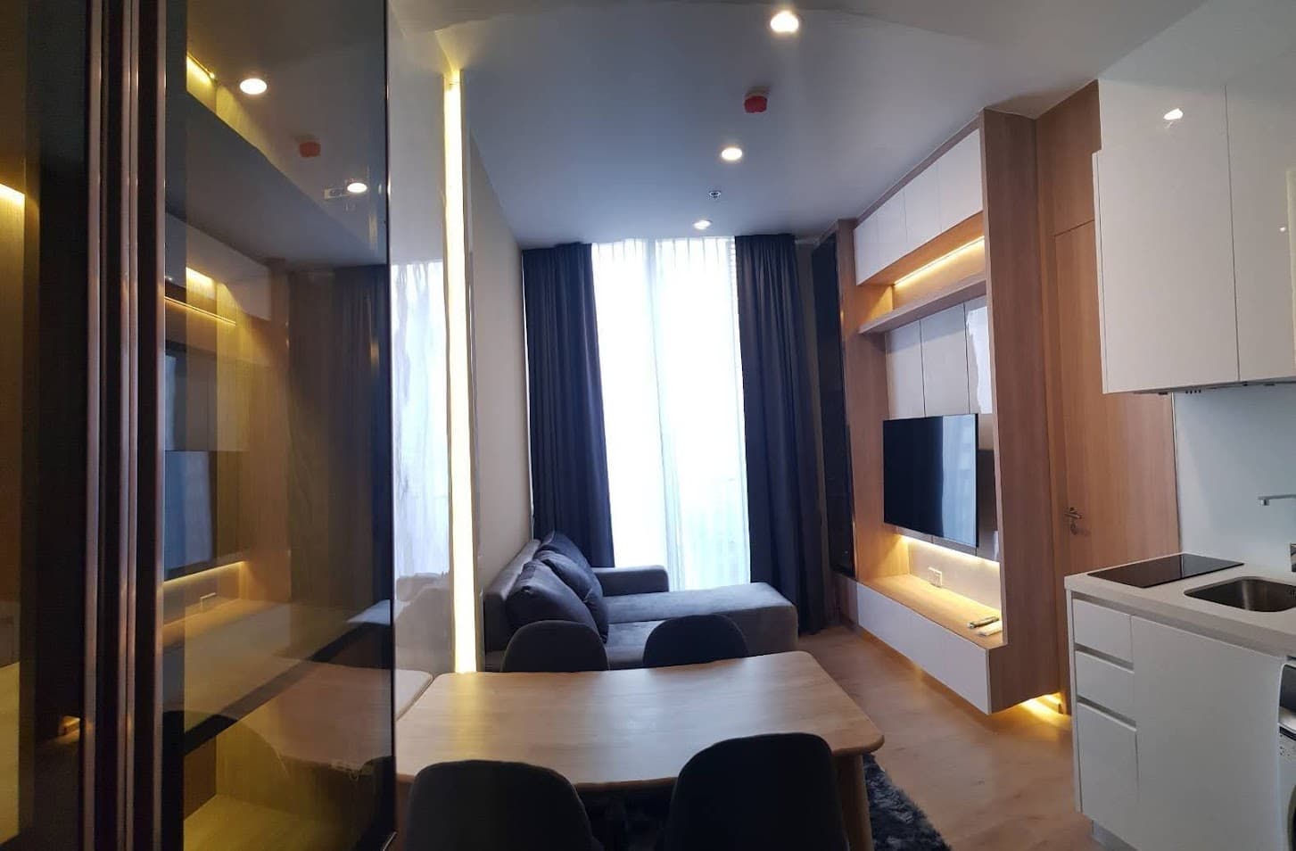 6467 – 187_living_room.jpg