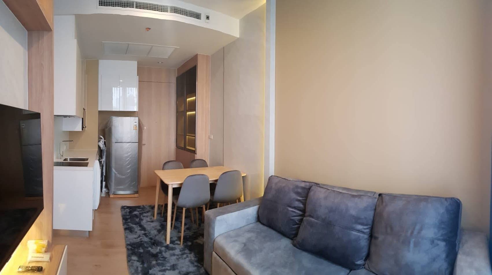 6467 – 188_living_room.jpg