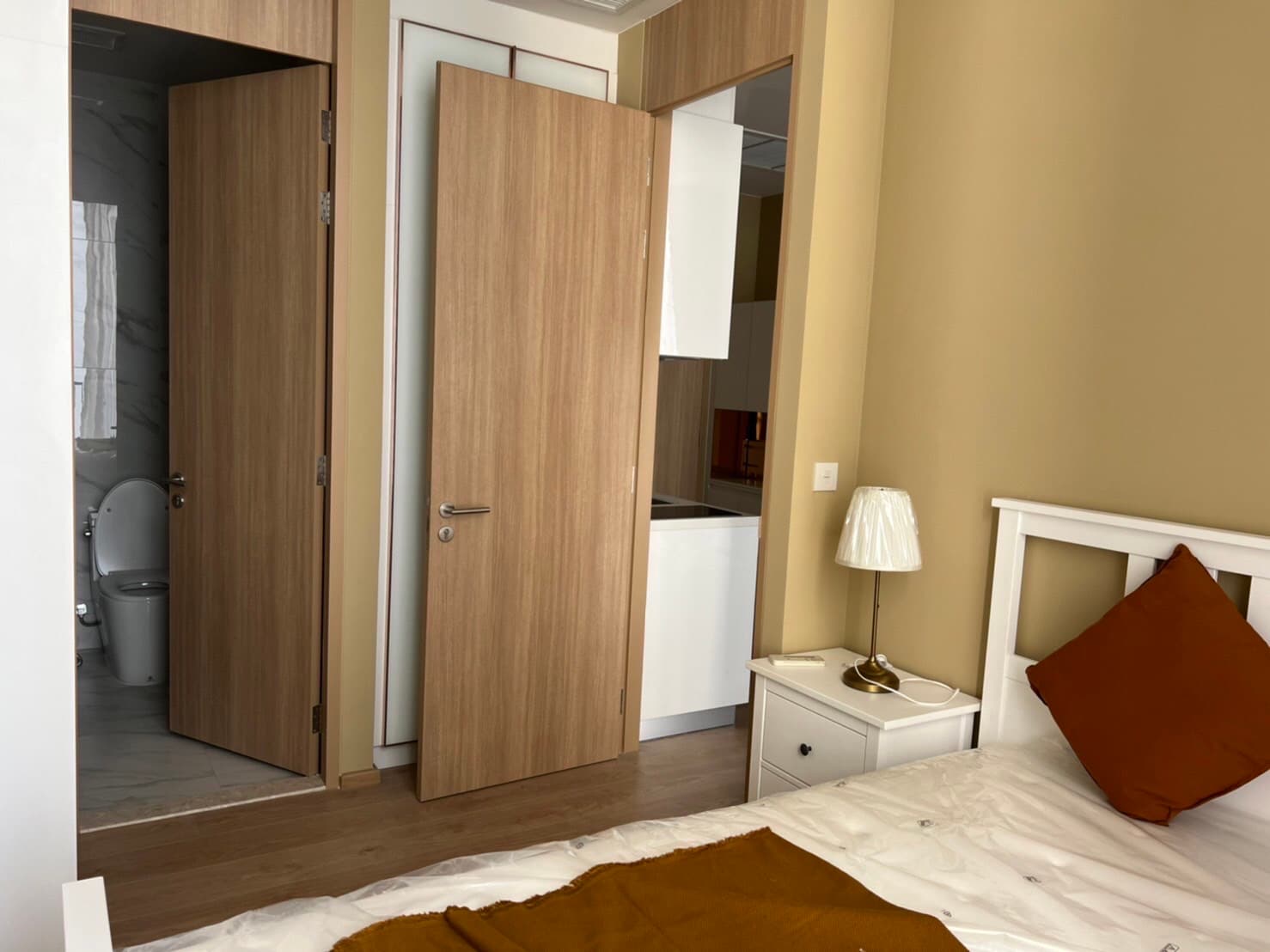 6468 – 225_bedroom.jpg