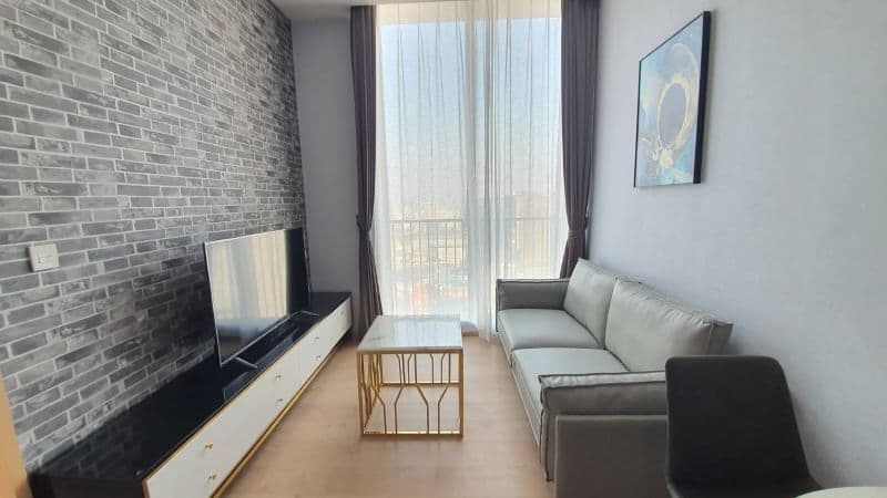 6473 – 1100_living_room.jpg