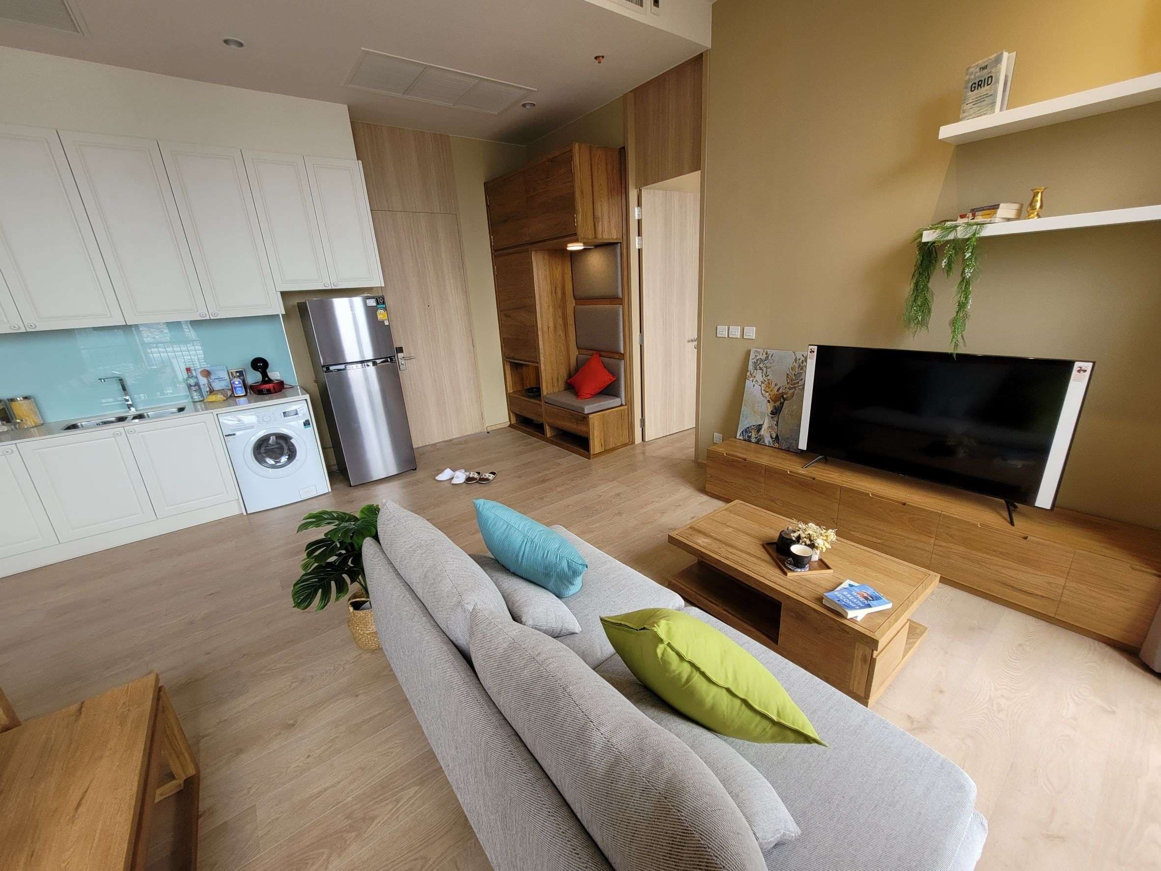 6474 – 112_living_room.jpg