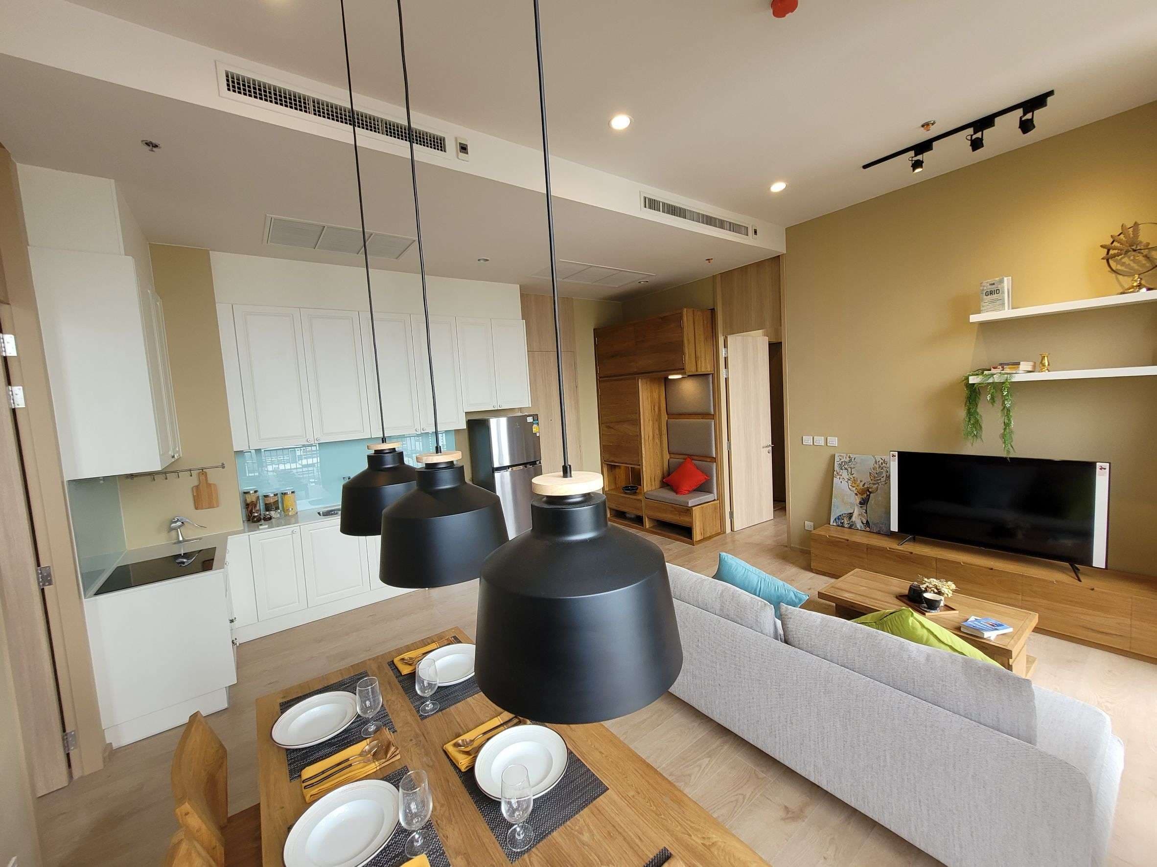 6474 – 130_living_room.jpg