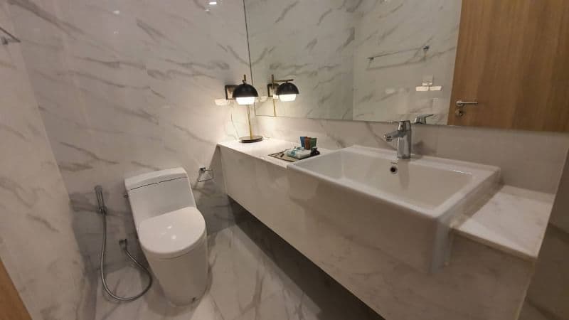 6474 – 318_bathroom.jpg