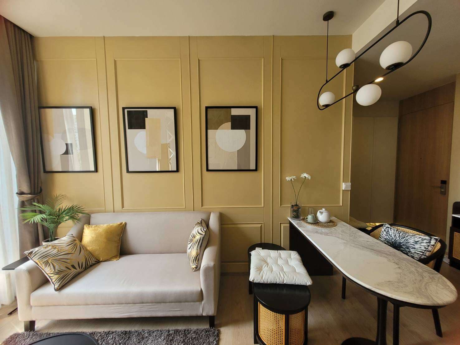 6477 – 165_living_room.jpg