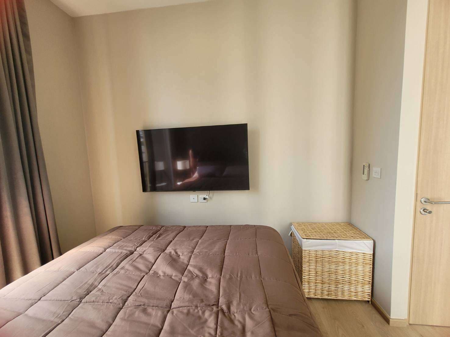 6477 – 243_bedroom.jpg