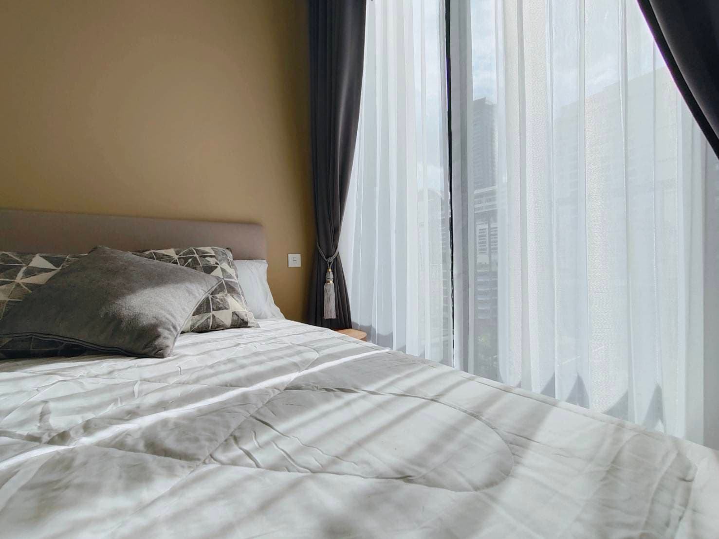 6482 – 239_bedroom.jpg