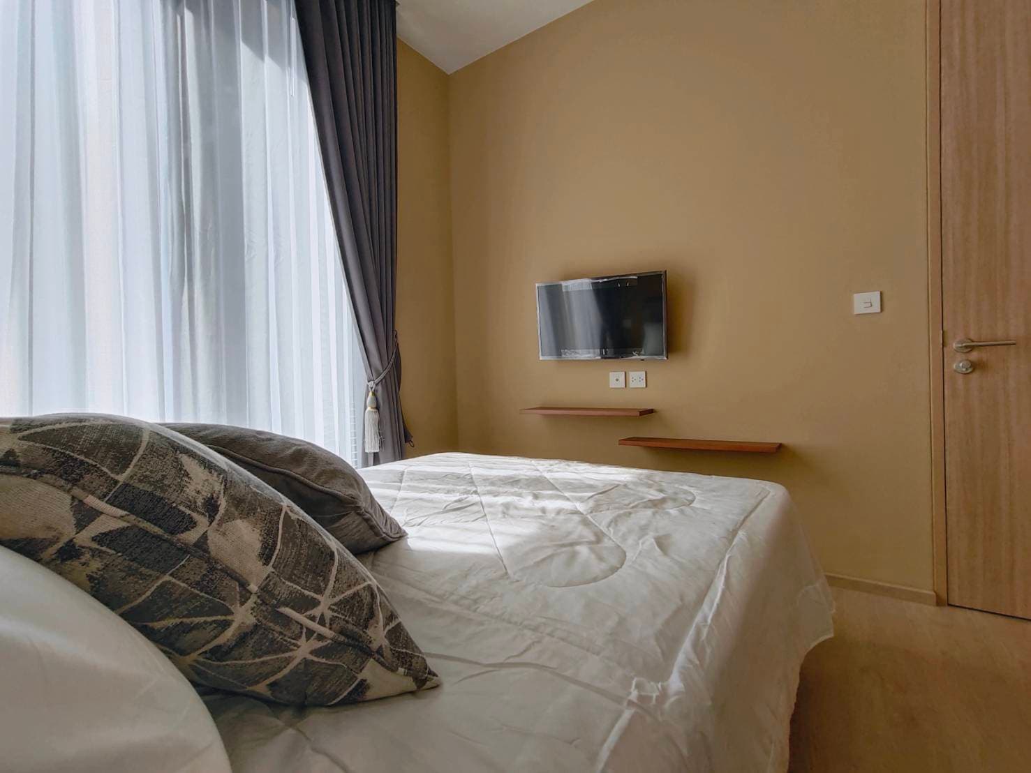 6482 – 250_bedroom.jpg