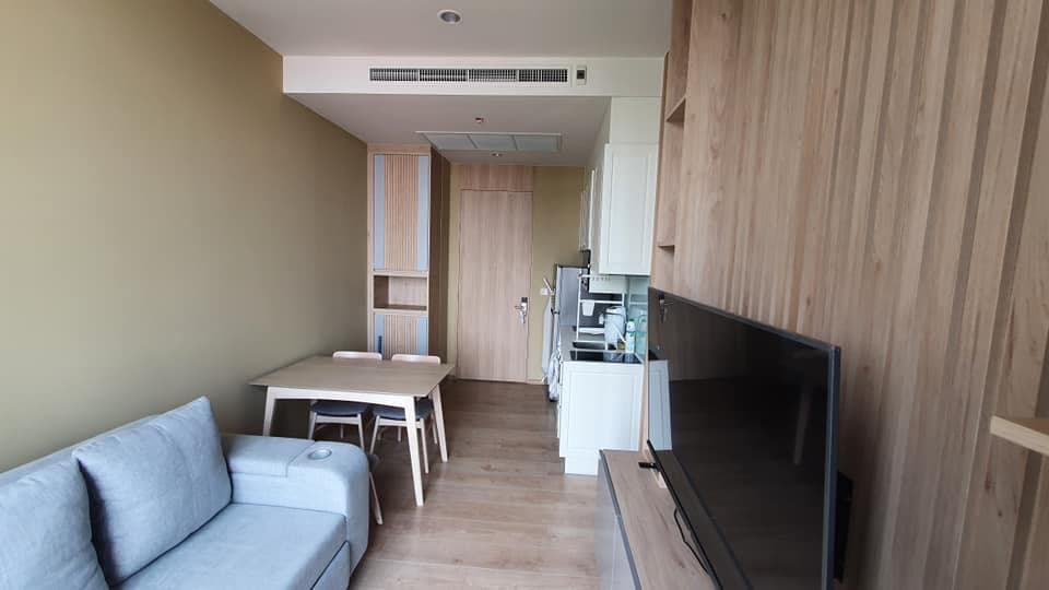 6484 – 129_living_room.jpg