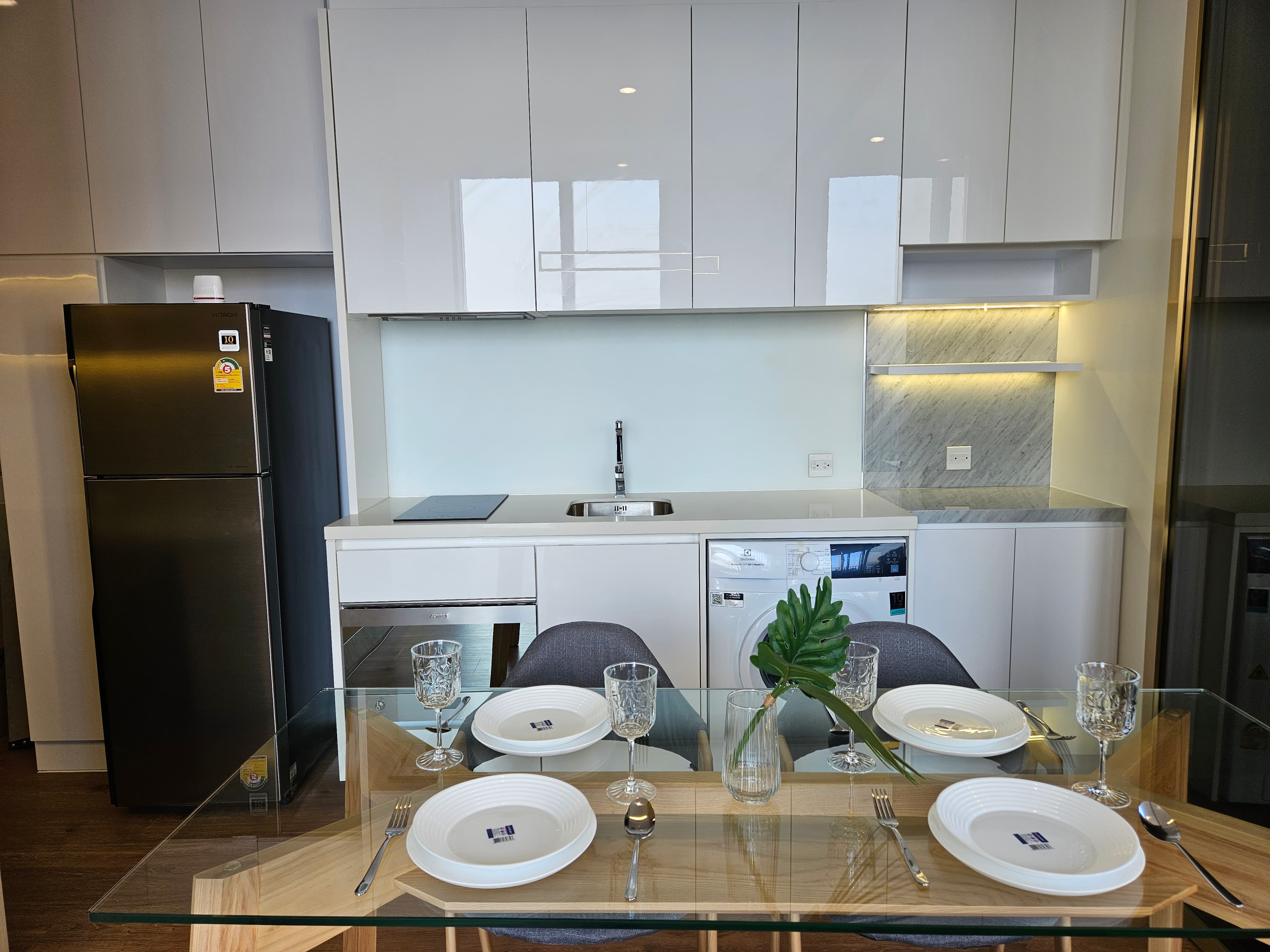 6486 – 403_kitchen.jpg