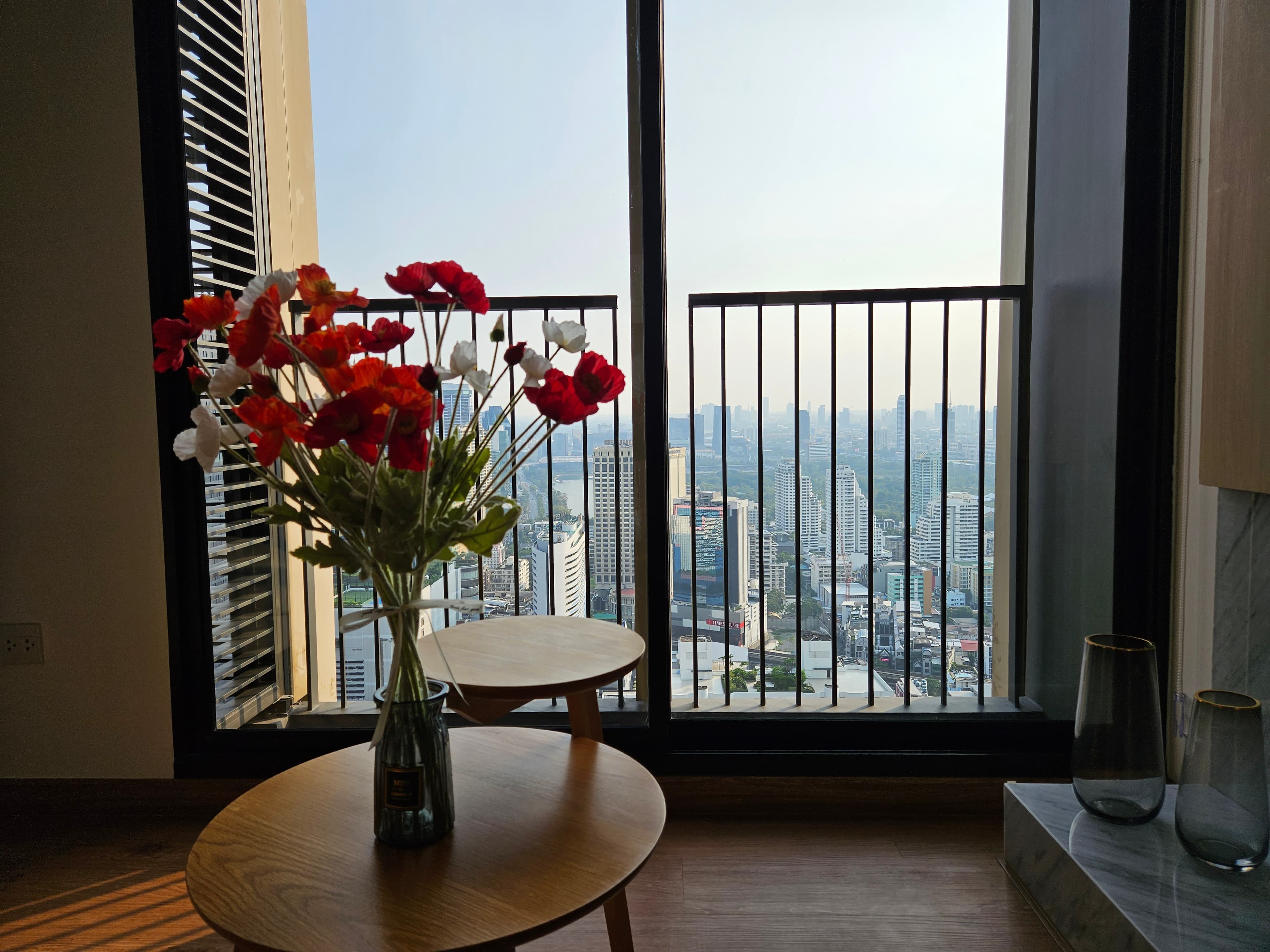 6486 – 615_terrace.jpg