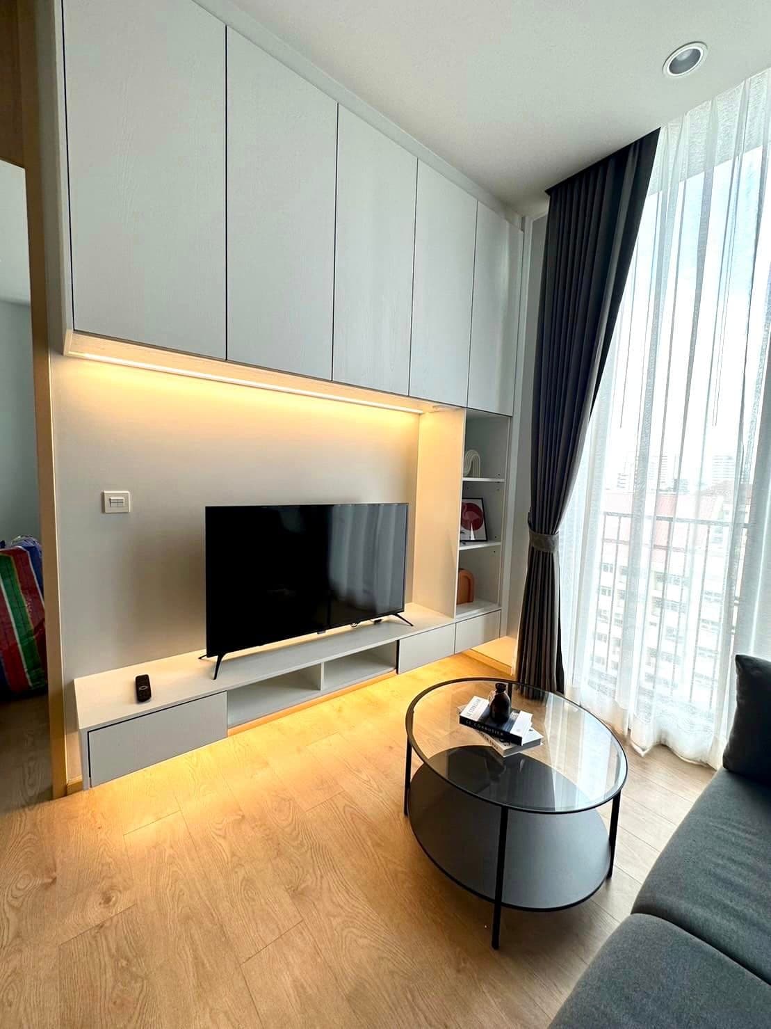 6489 – 147_living_room.jpg