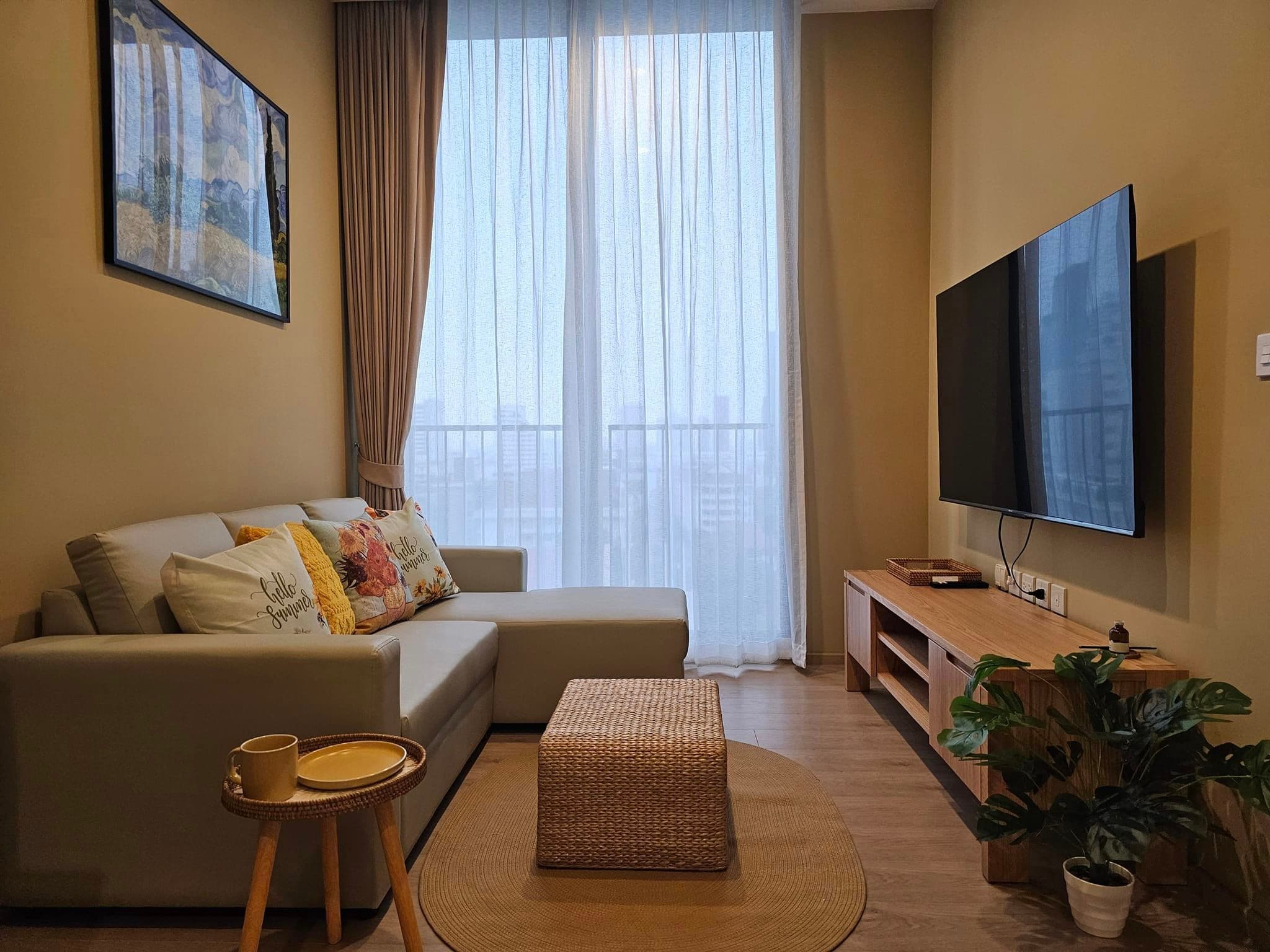 6491 – 106_living_room.jpg