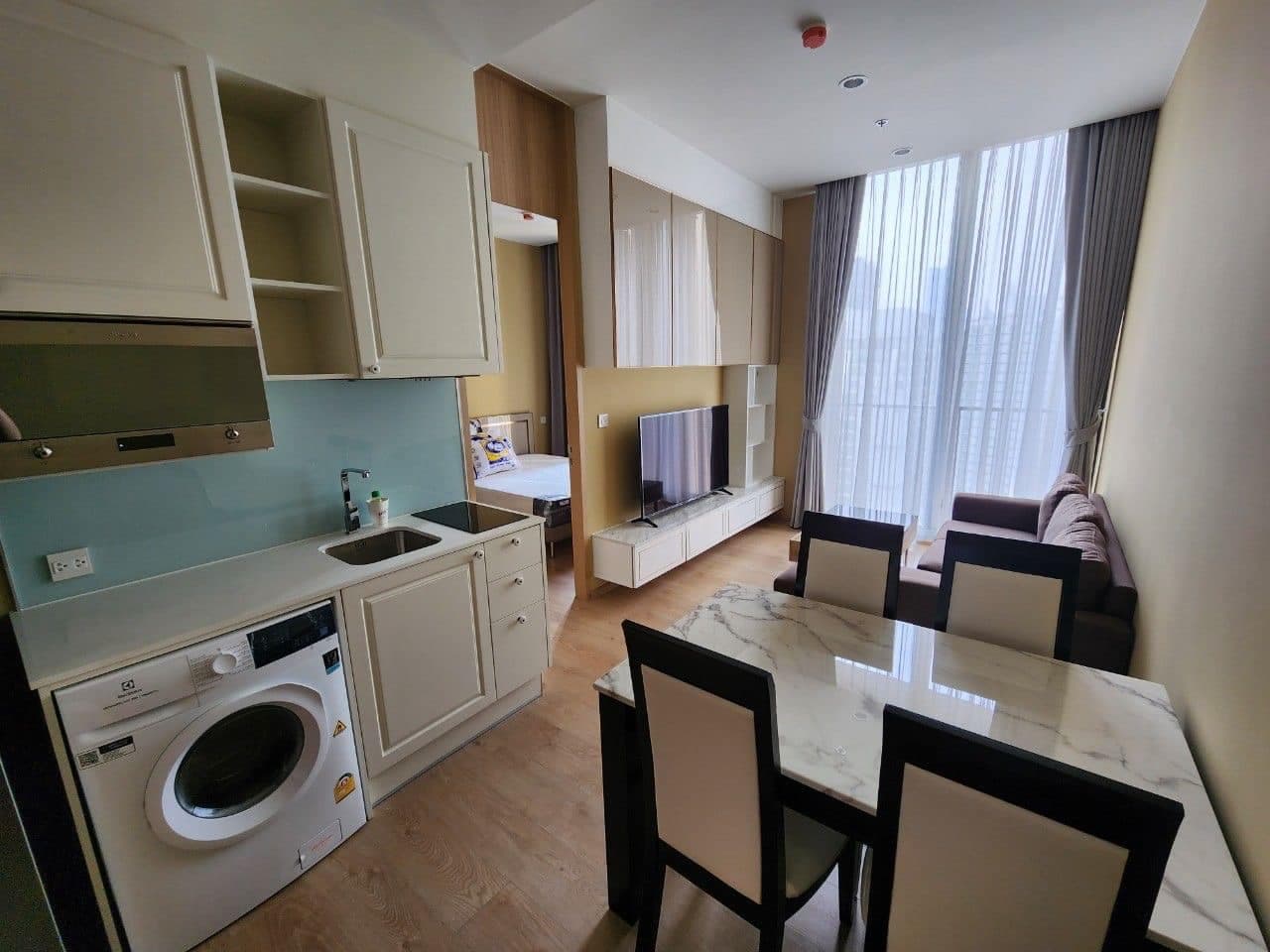 6493 – 116_living_room.jpg