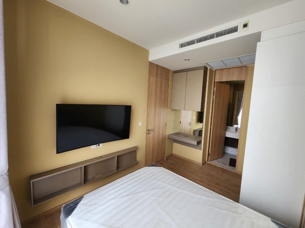 6493 – 204_bedroom.jpg