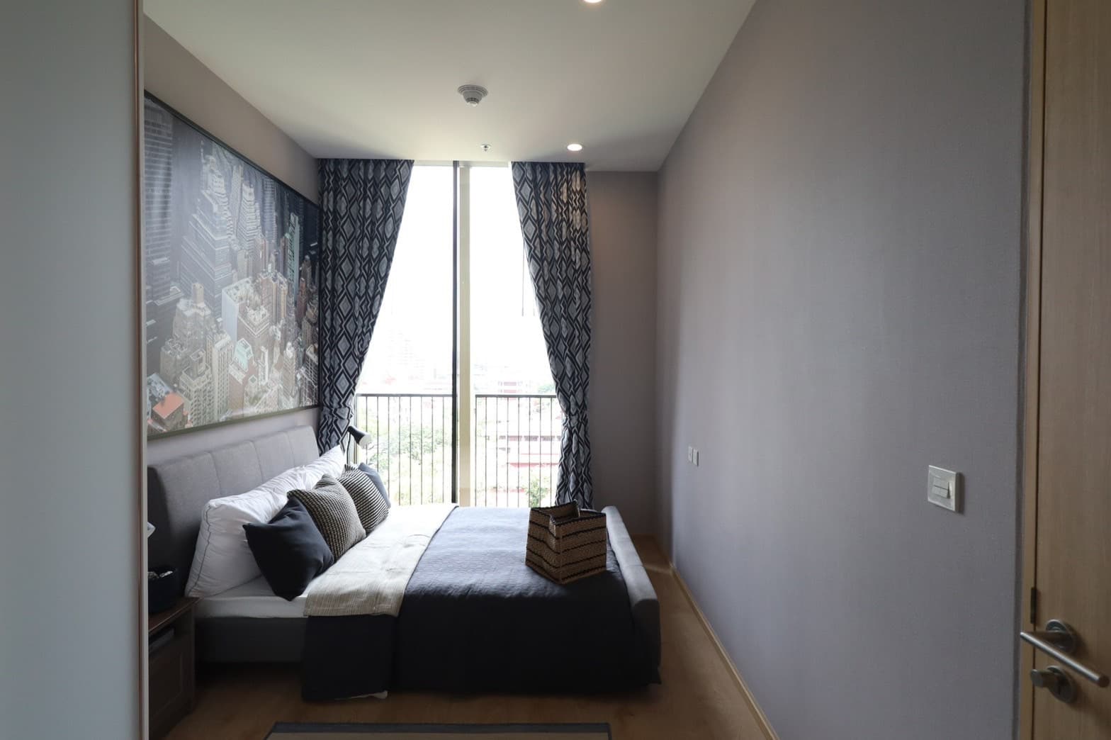 6494 – 211_bedroom.jpg
