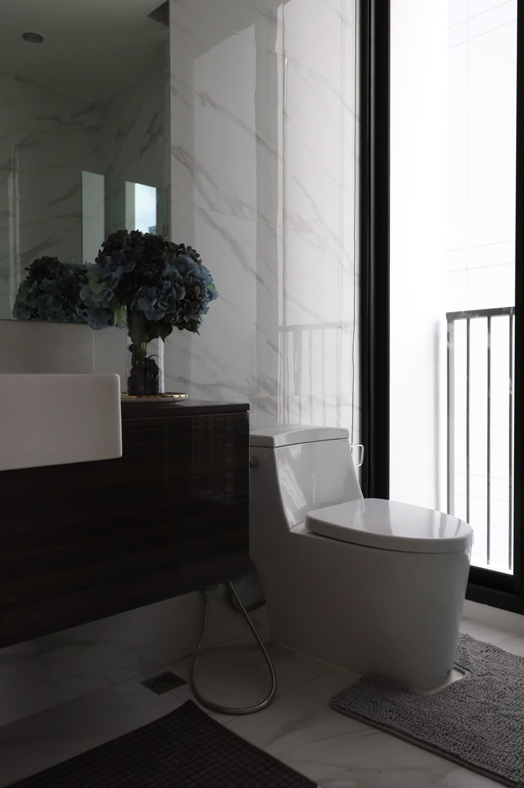 6494 – 301_bathroom.jpg