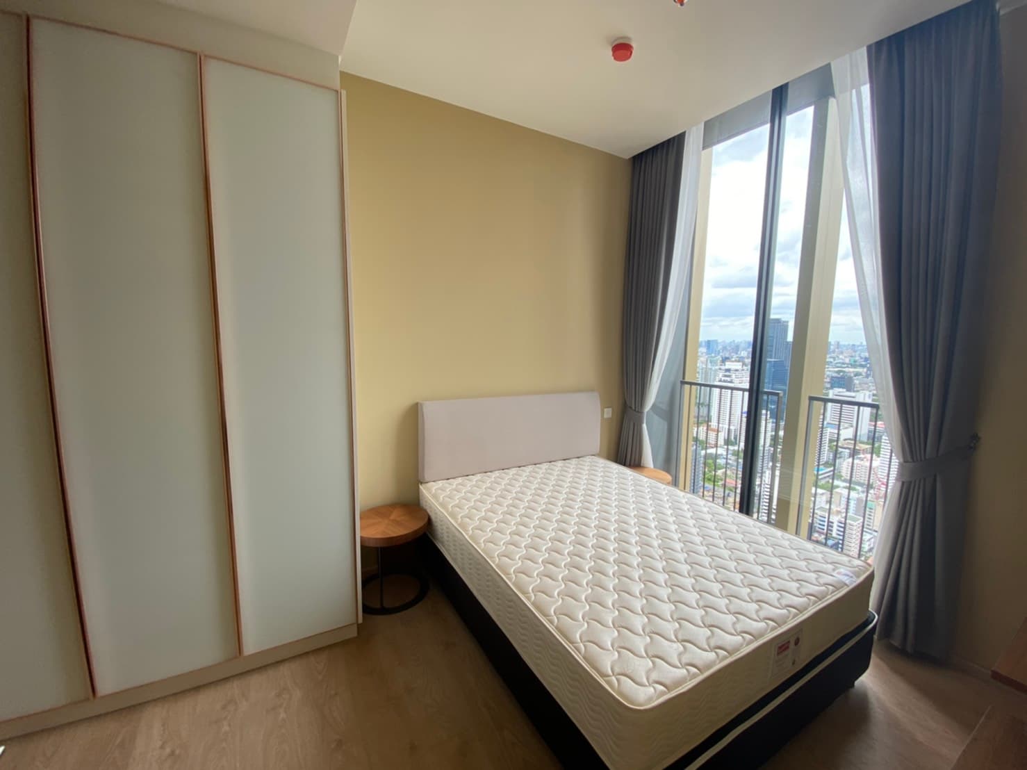 6500 – 238_bedroom.jpg