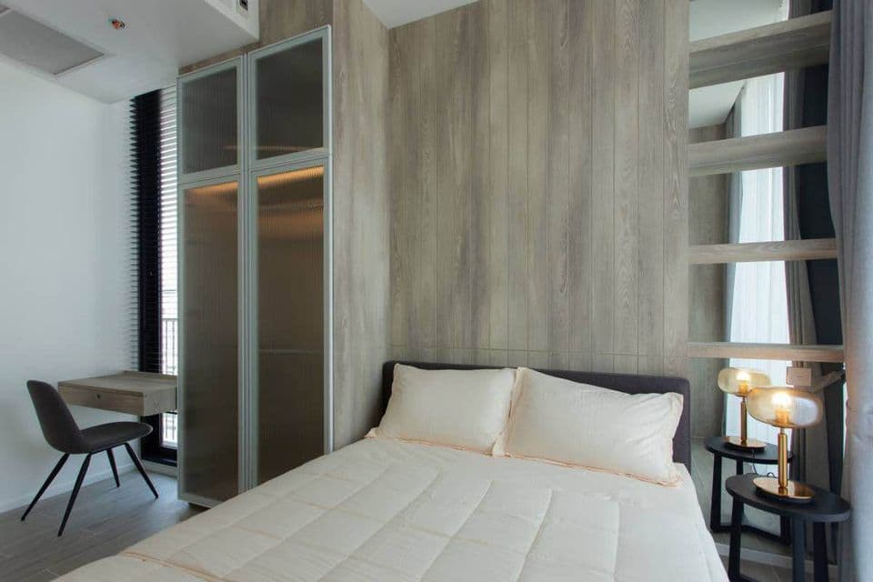 6502 – 244_bedroom.jpg