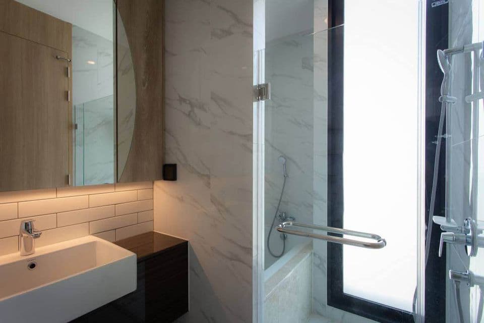 6502 – 317_bathroom.jpg