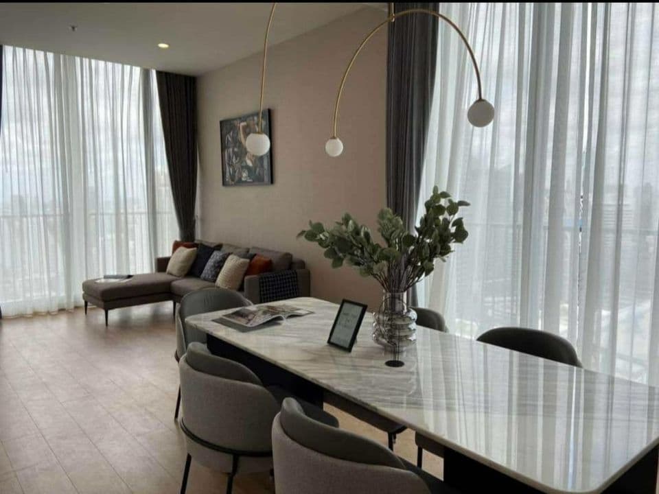 6505 – 140_living_room.jpg
