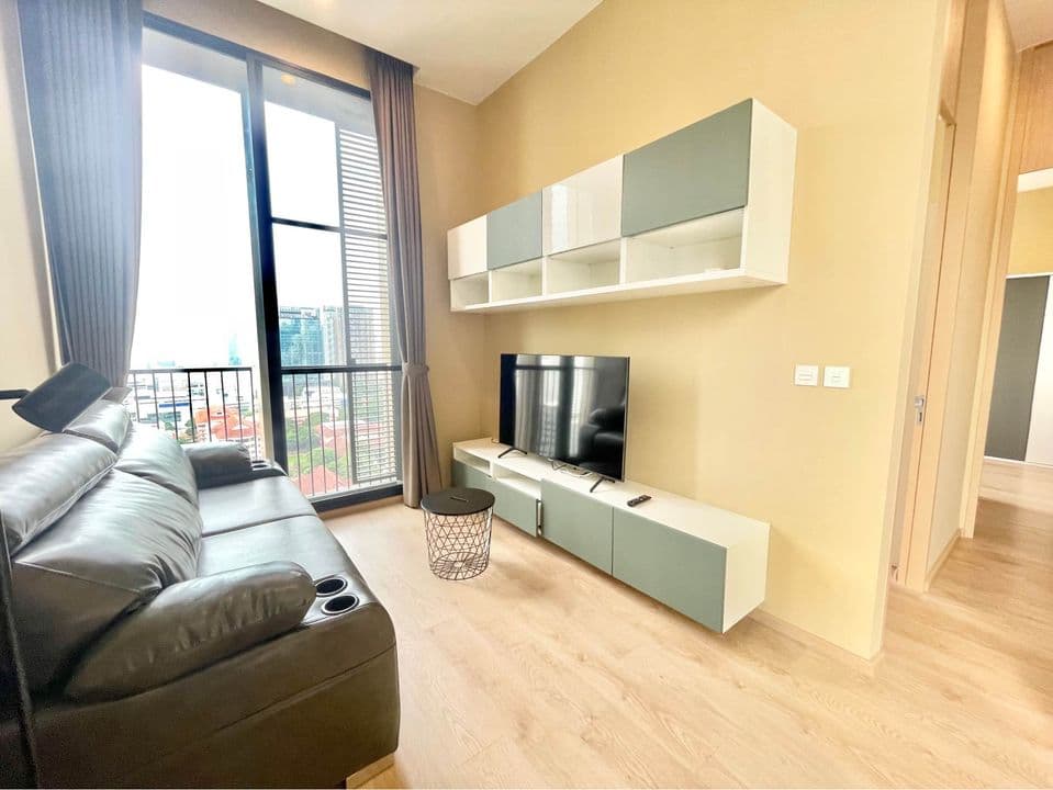 6507 – 134_living_room.jpg