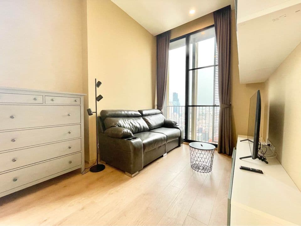 6507 – 146_living_room.jpg