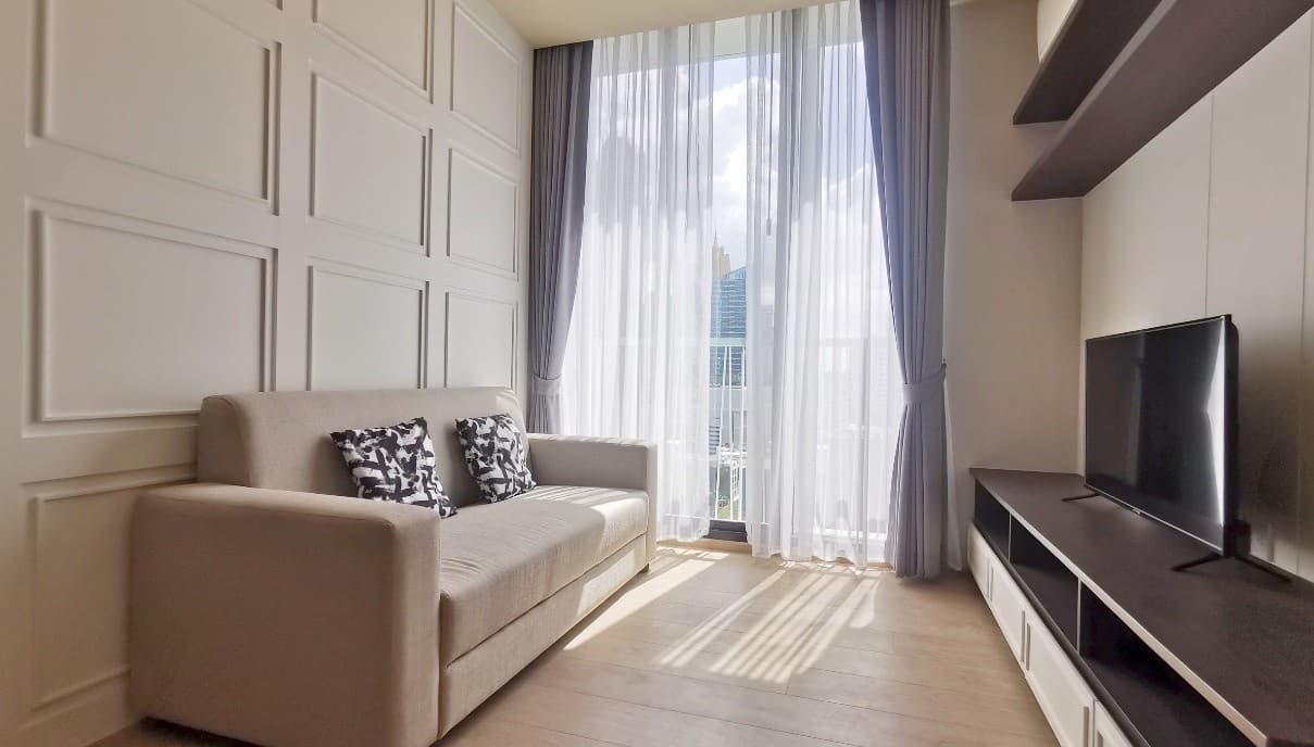 6521 – 126_living_room.jpg