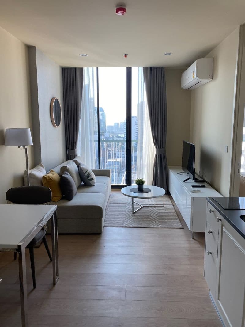 6522 – 1128_living_room.jpg