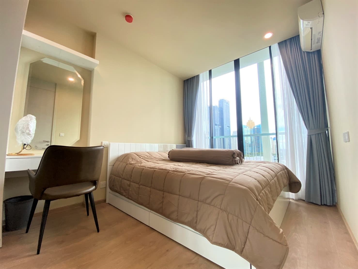 6525 – 293_bedroom.jpg
