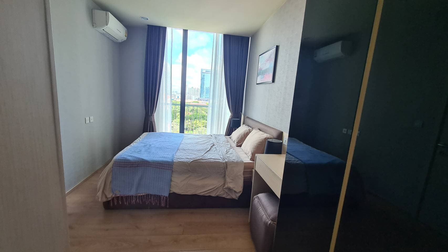 6527 – 242_bedroom.jpg