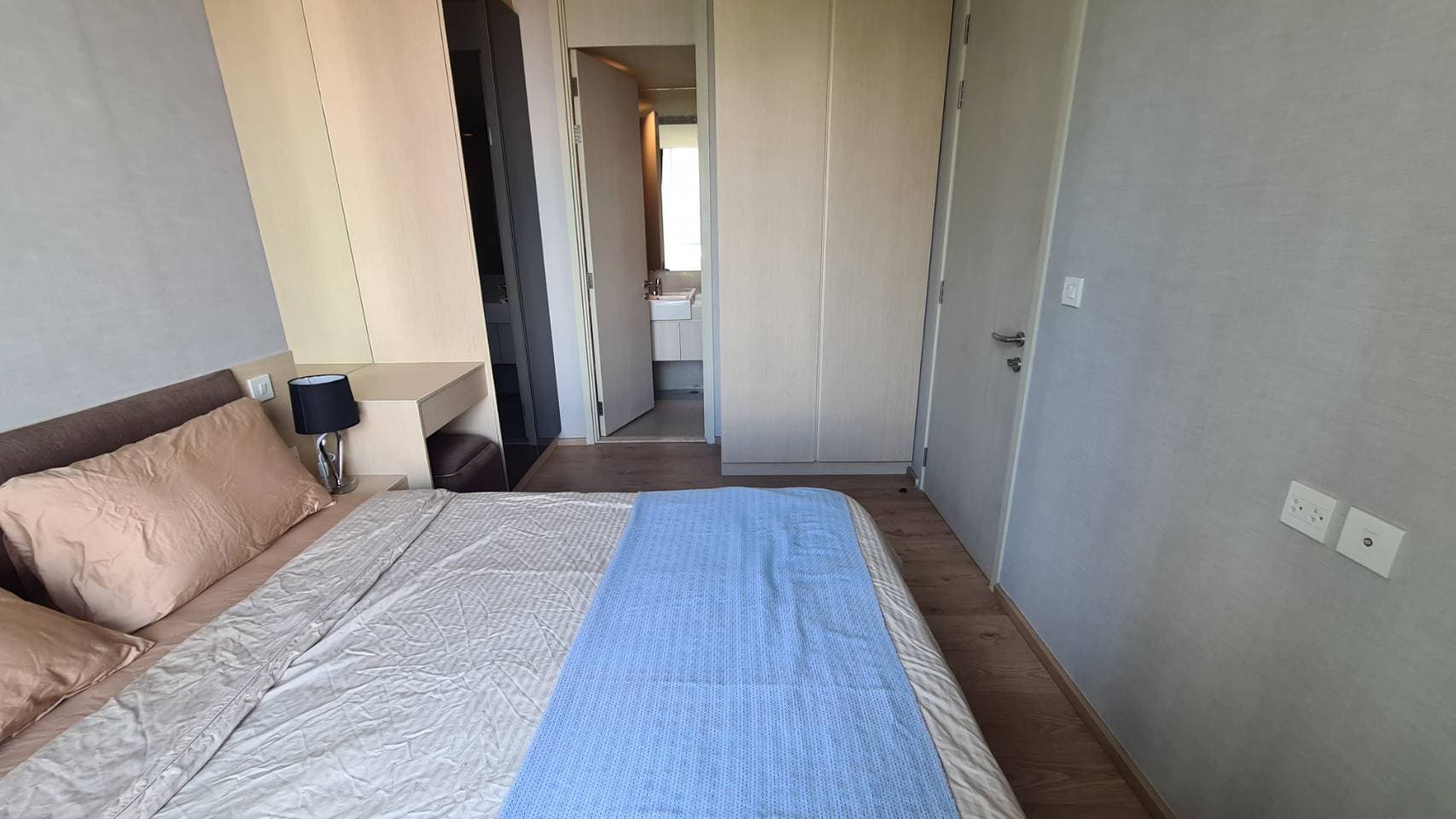 6527 – 255_bedroom.jpg
