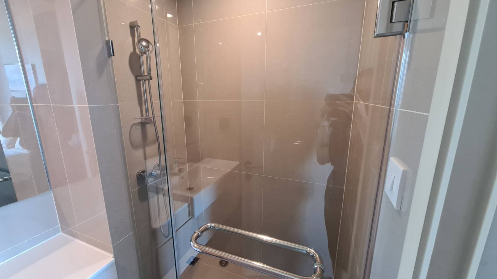 6527 – 334_bathroom.jpg