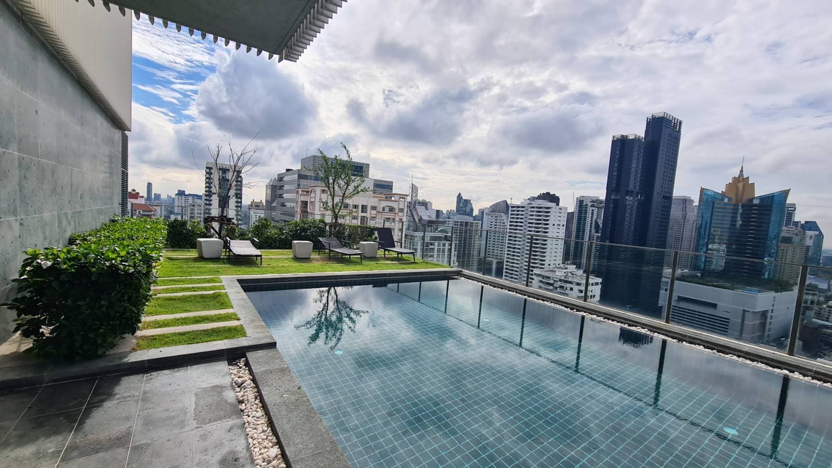 6527 – 631_terrace.jpg