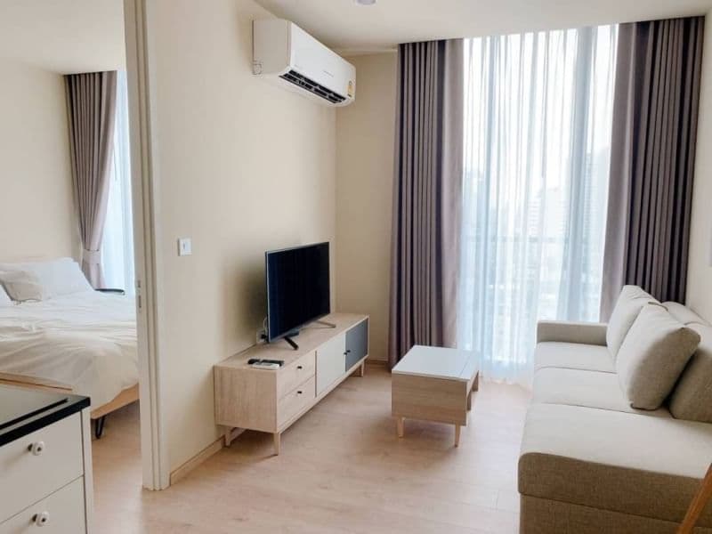 6529 – 1107_living_room.jpg
