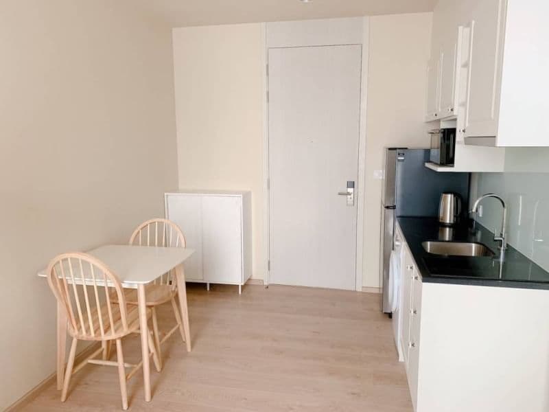 6529 – 402_kitchen.jpg