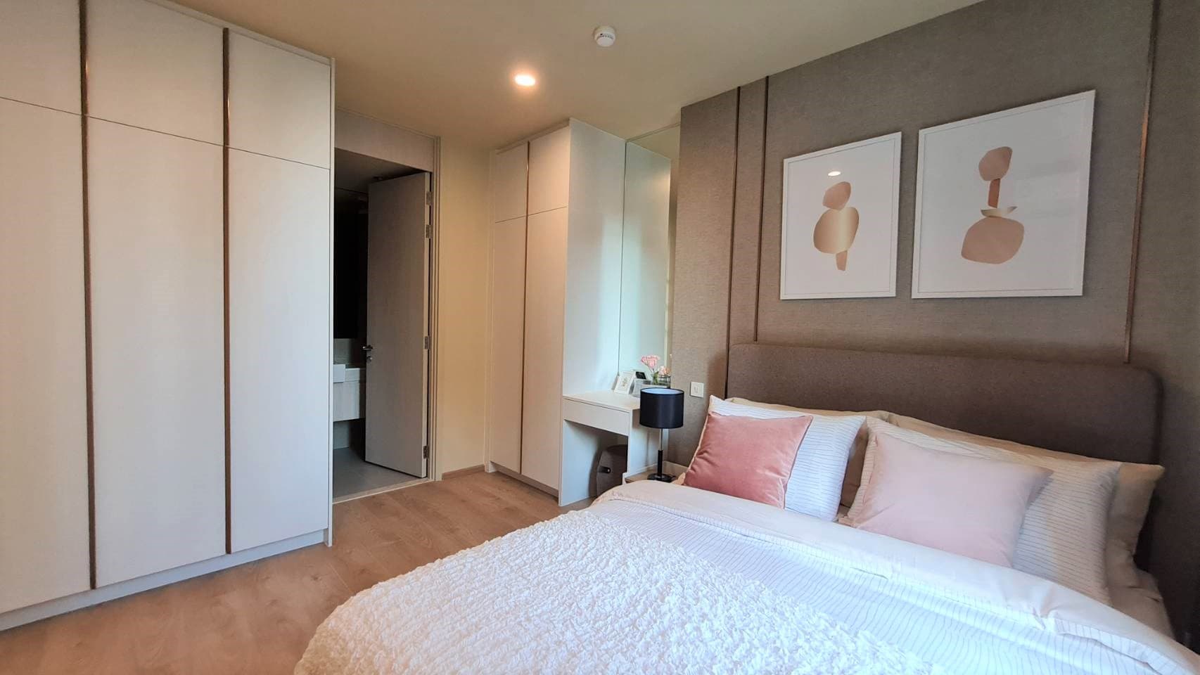 6532 – 299_bedroom.jpg