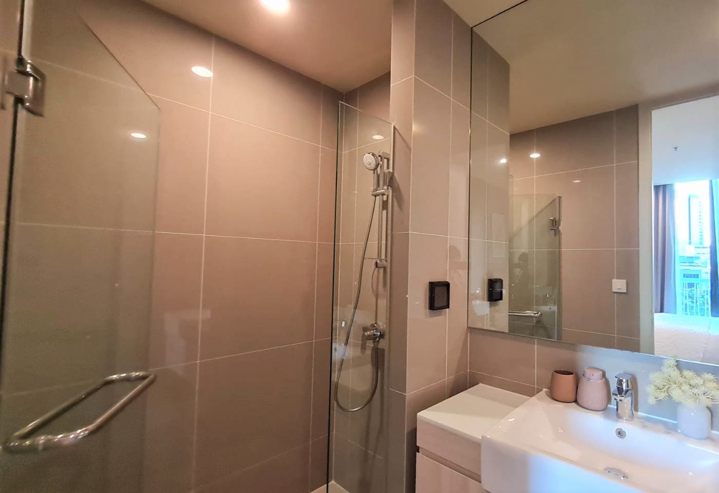 6532 – 333_bathroom.jpg