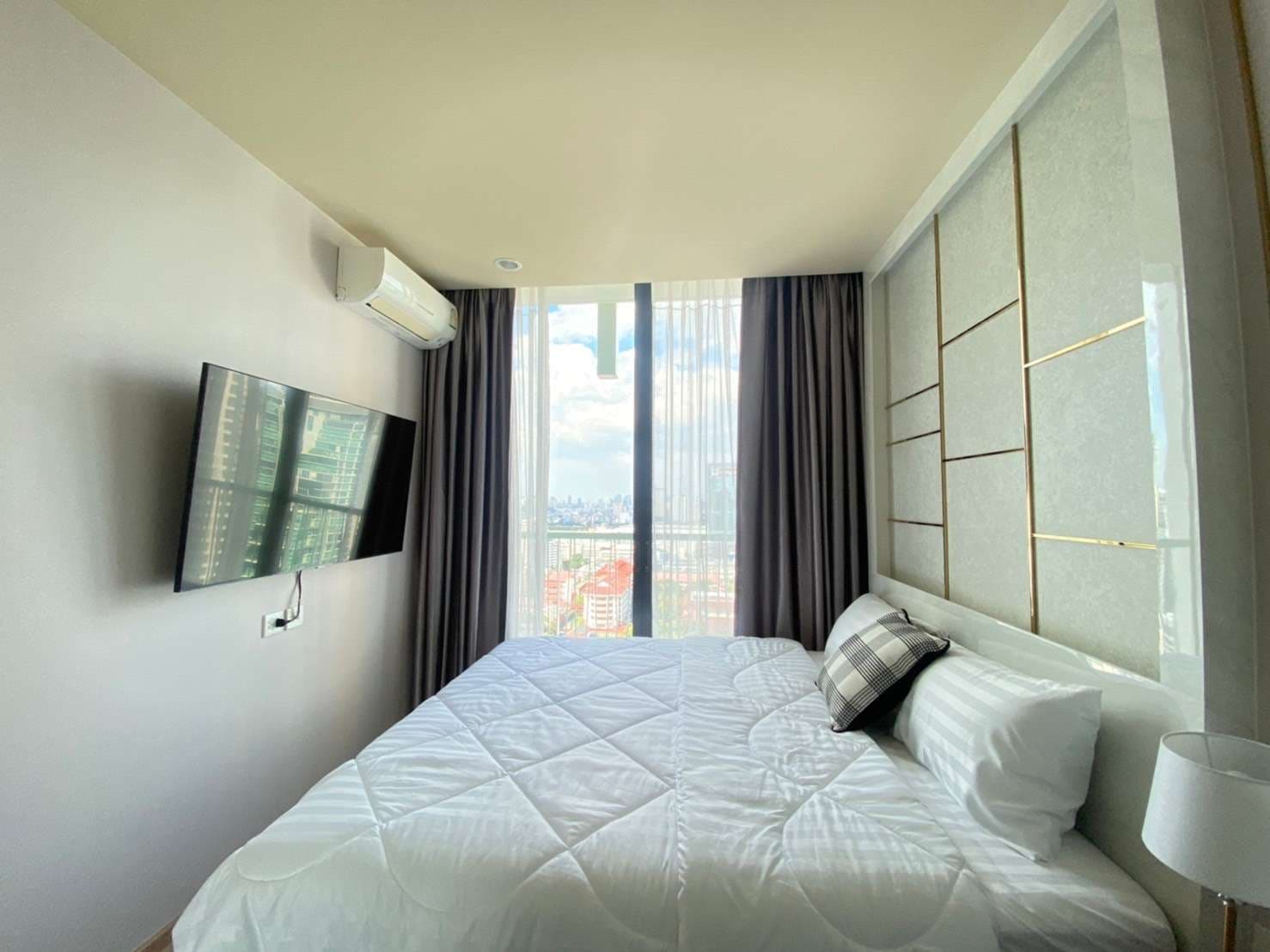 6537 – 2101_bedroom.jpg