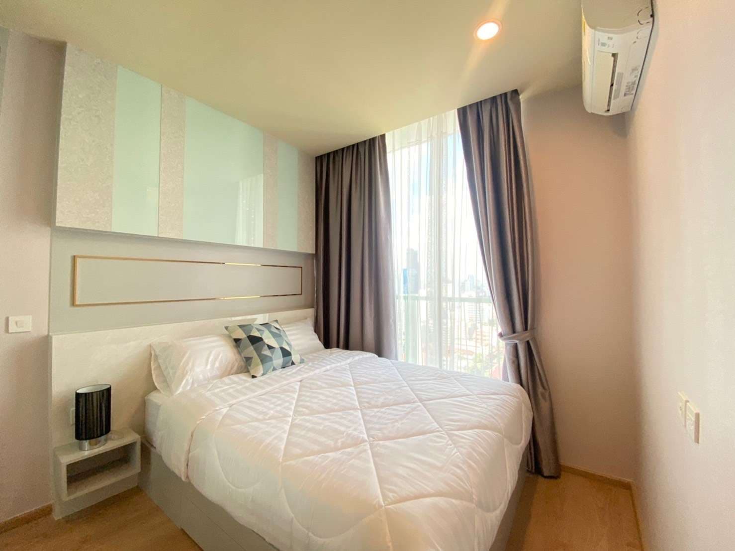 6537 – 211_bedroom.jpg