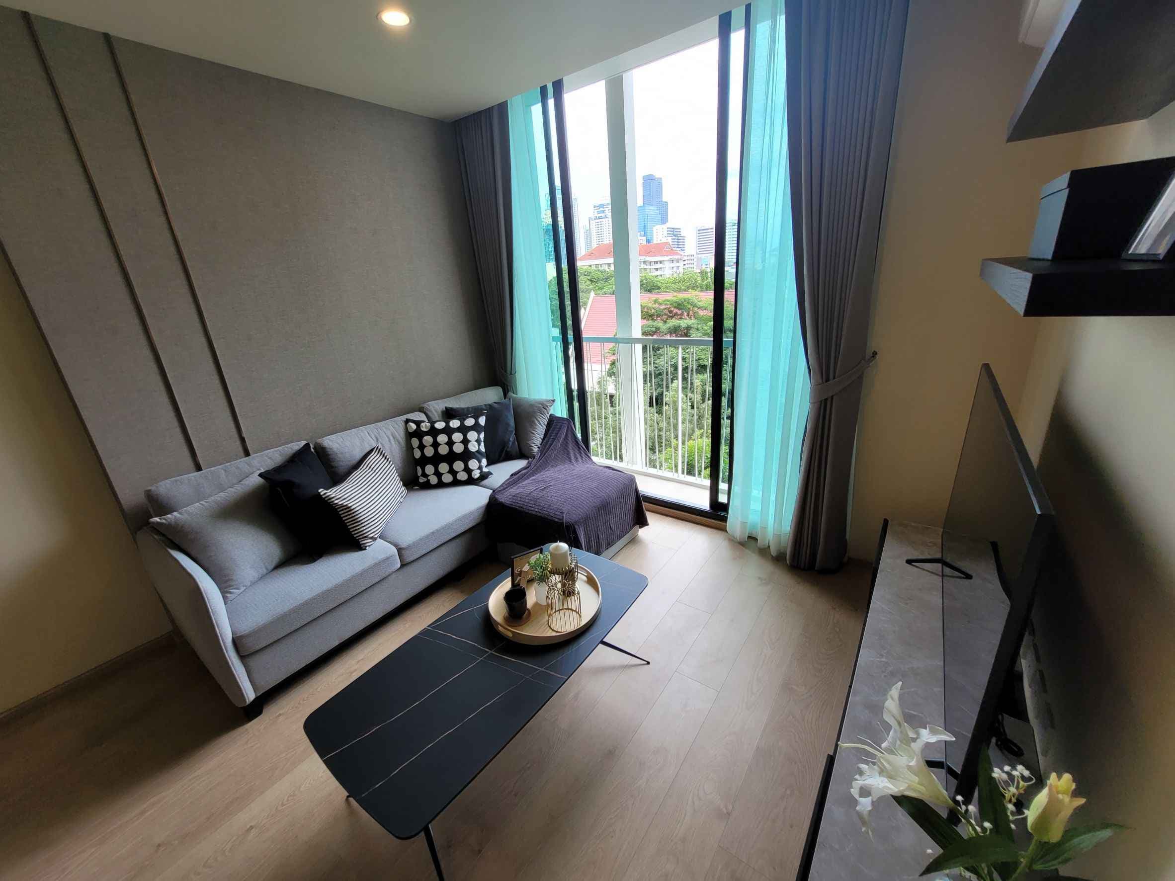 6542 – 193_living_room.jpg