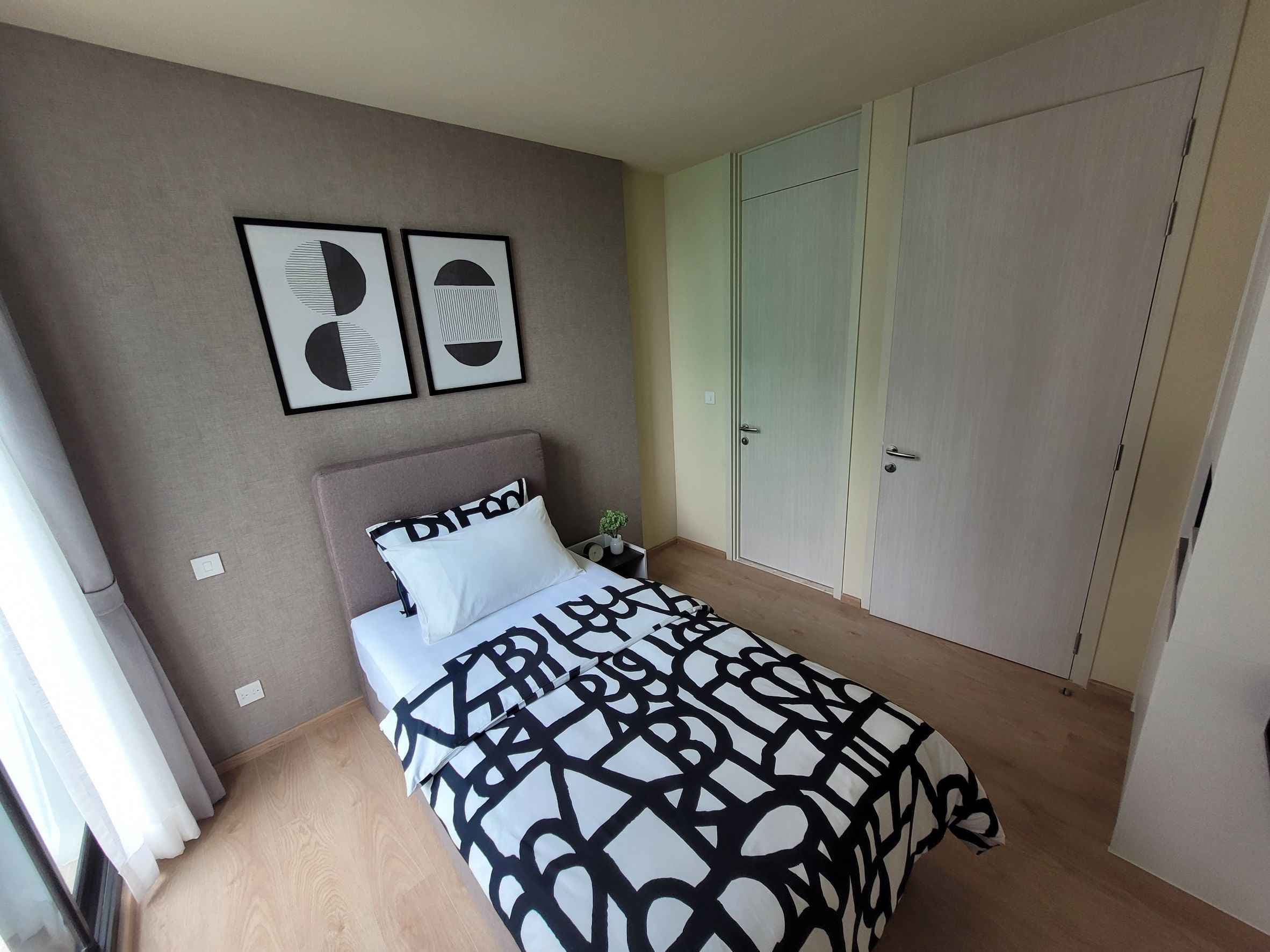 6542 – 231_bedroom.jpg