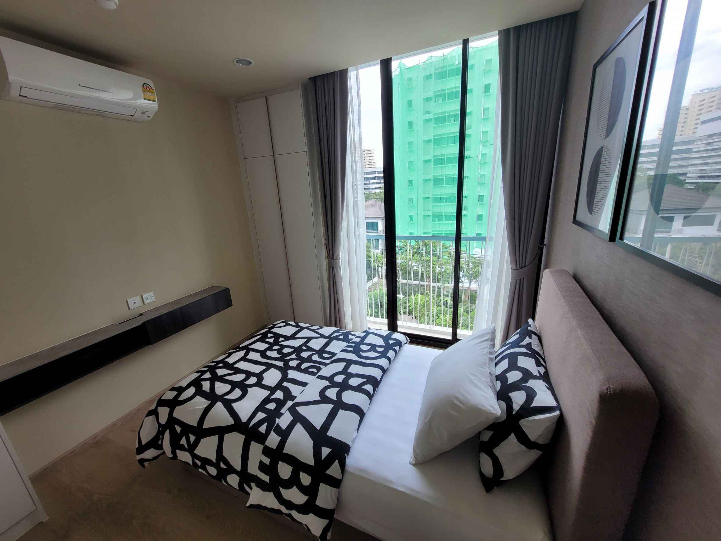 6542 – 286_bedroom.jpg