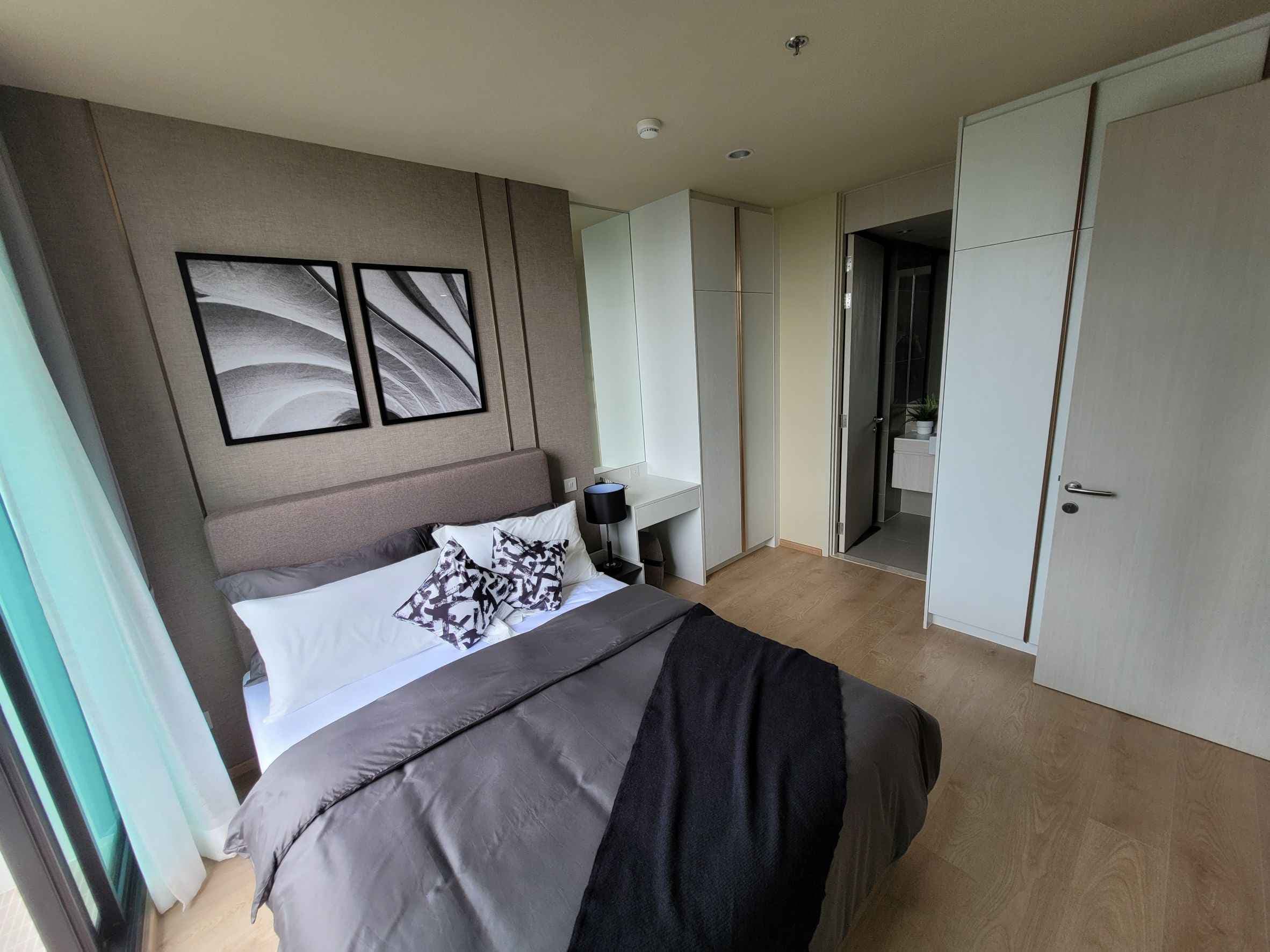 6542 – 288_bedroom.jpg