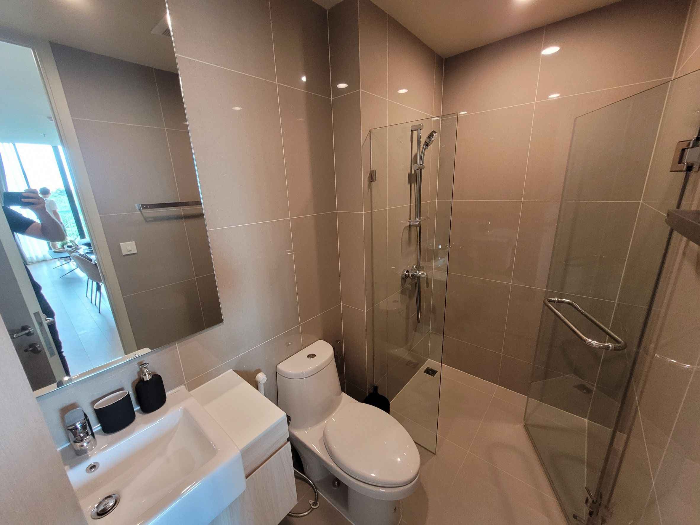 6542 – 317_bathroom.jpg