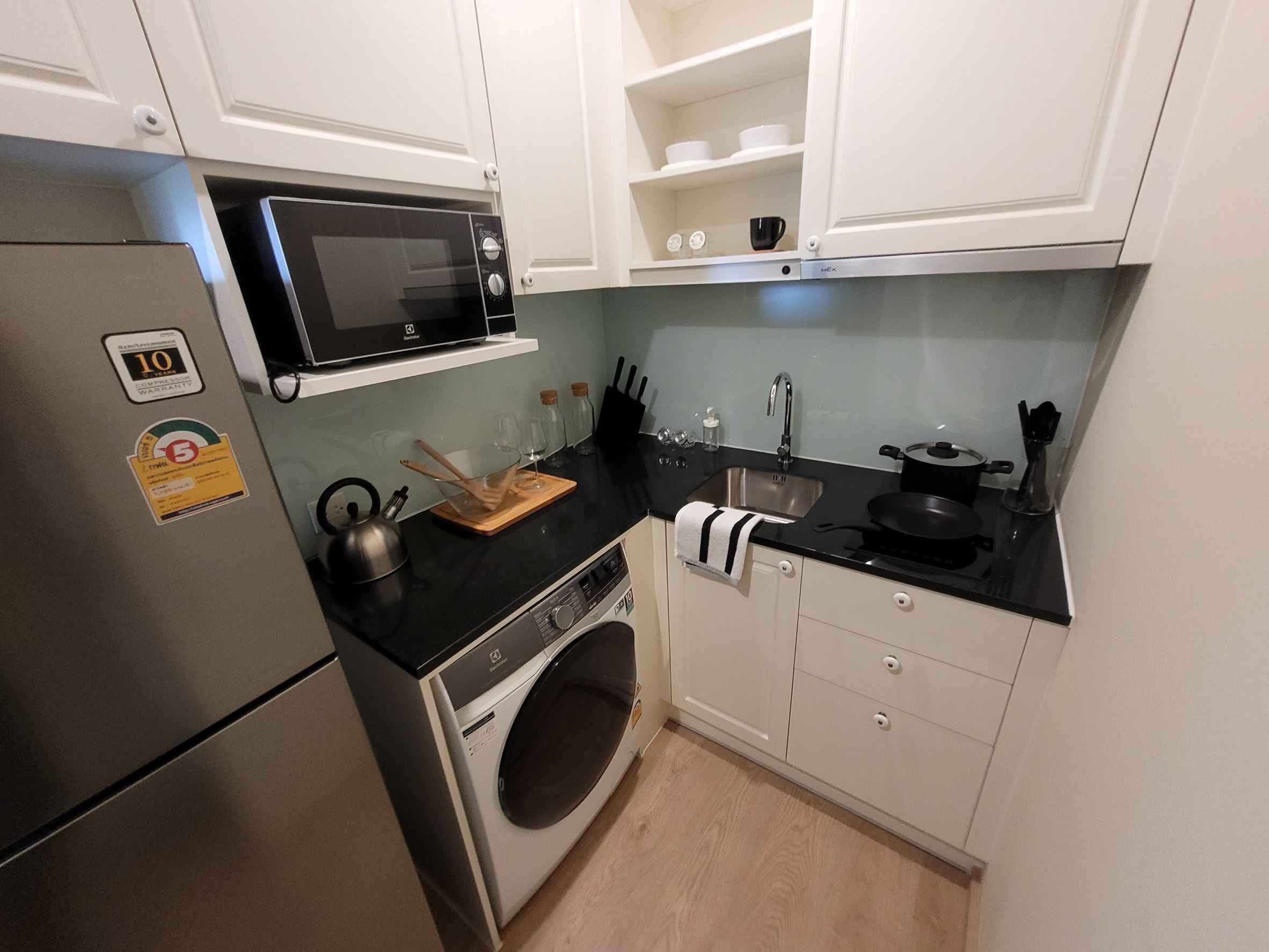 6542 – 416_kitchen.jpg