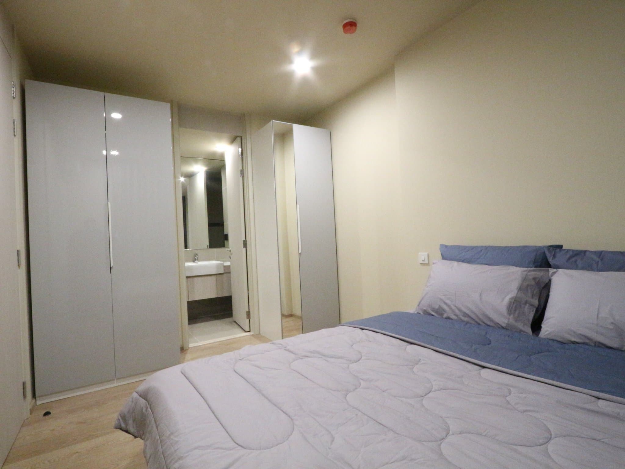 6558 – 276_bedroom.jpg