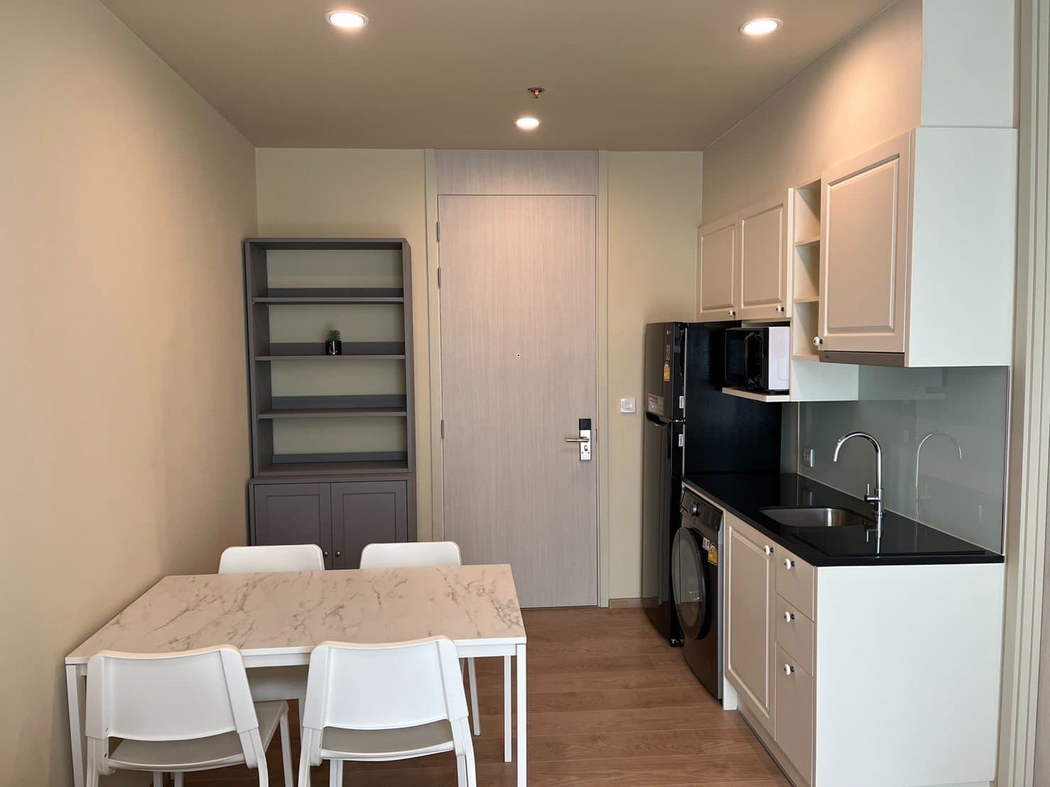 6558 – 417_kitchen.jpg