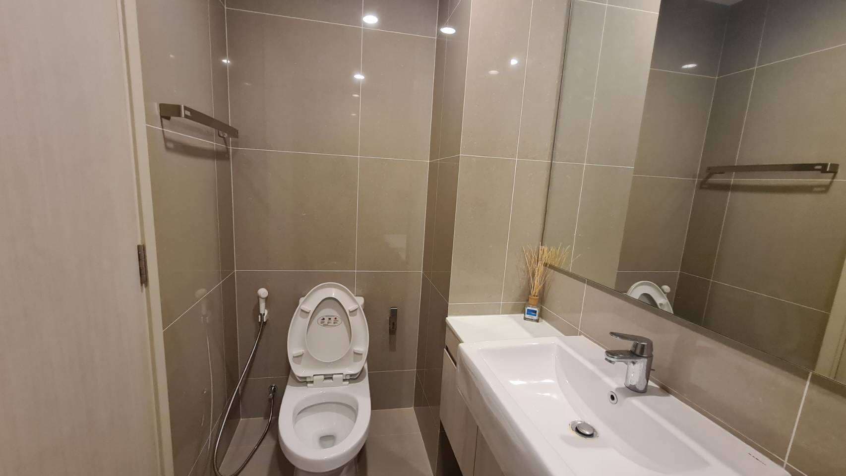 6559 – 307_bathroom.jpg