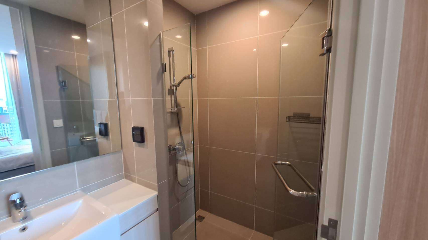 6559 – 348_bathroom.jpg