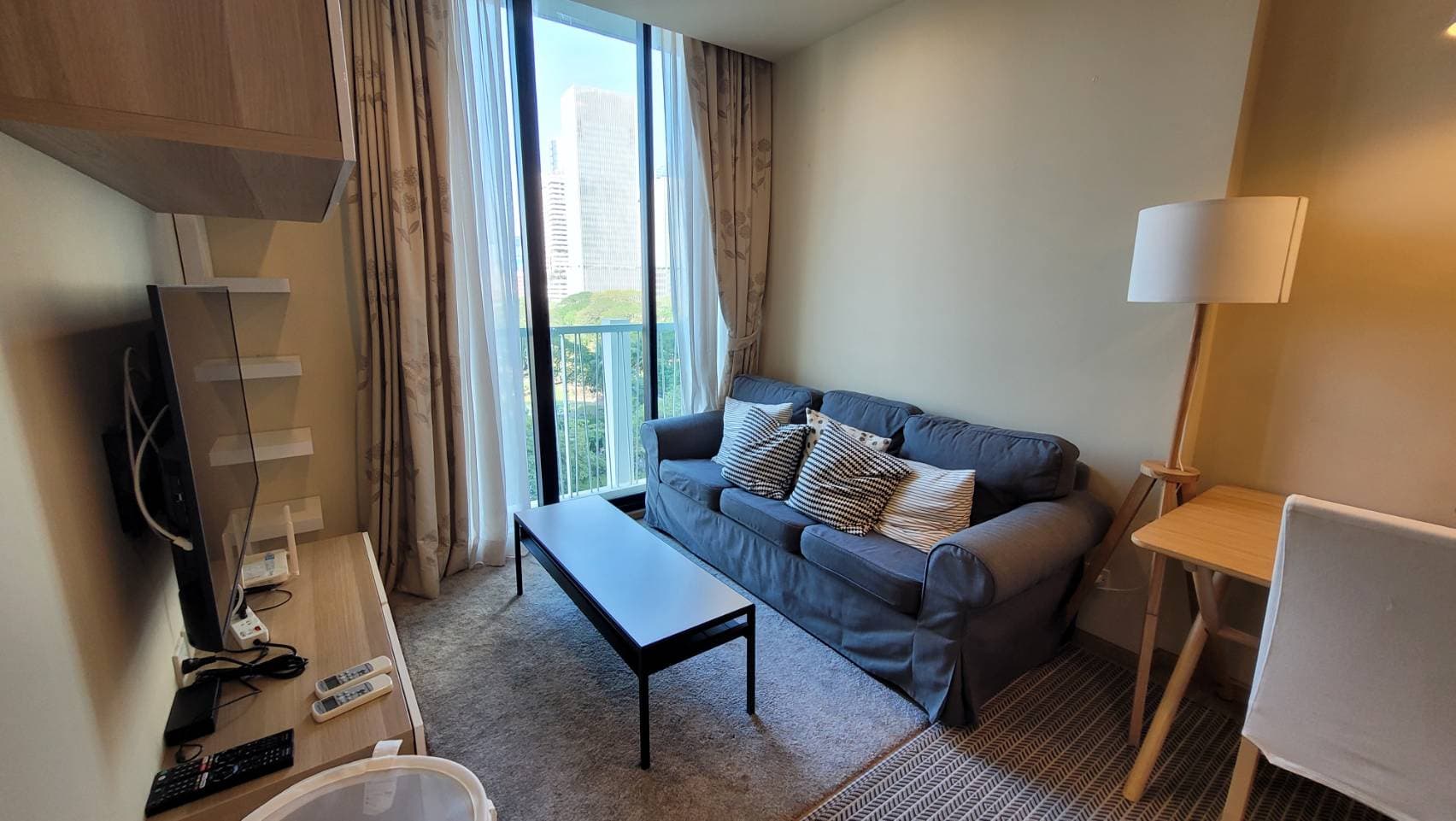 6561 – 167_living_room.jpg